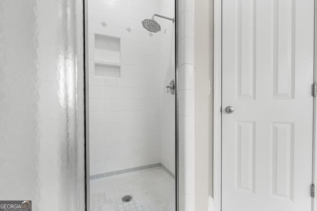 Building Photo - 1811 Old Carriage Trail