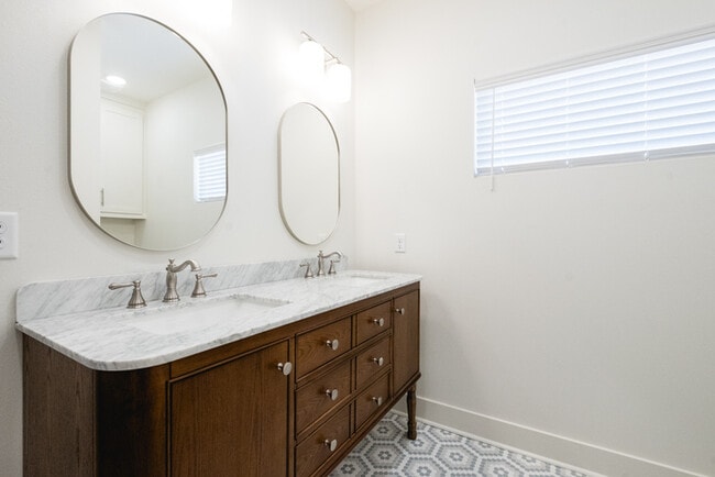 Building Photo - FOR RENT – Brand New Construction in Capitol View