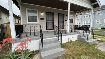 Building Photo - 3201 General Taylor St