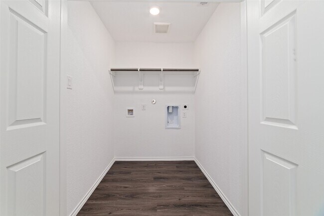 Building Photo - 27022 Vis Fld Dr