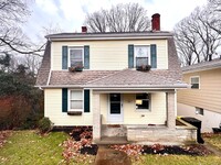 Building Photo - Pittsburgh - 2 Bedroom 1 Bathroom - Update...