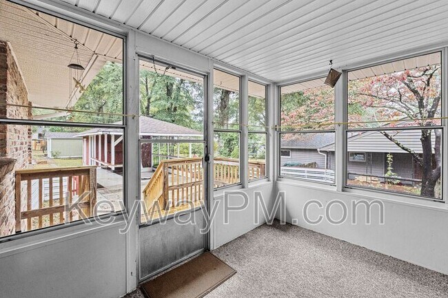 Building Photo - 13 Erskine Ln