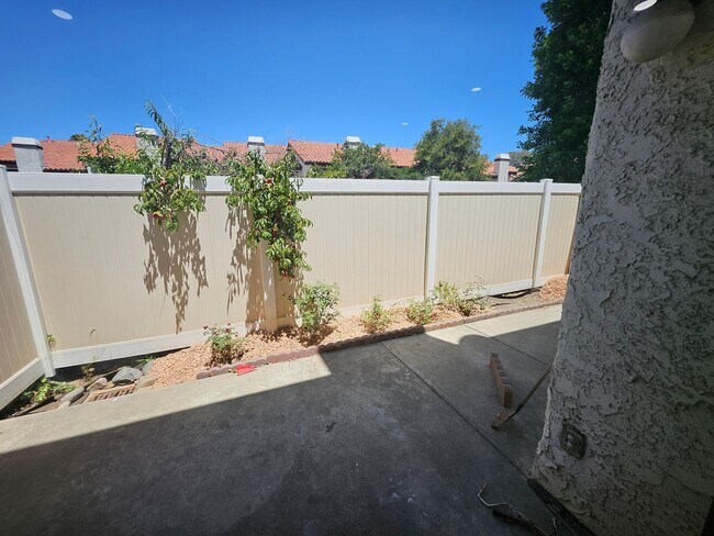 Building Photo - 20967 Judah Ln