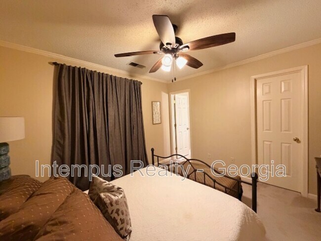 Building Photo - 118 Weatherburne Dr