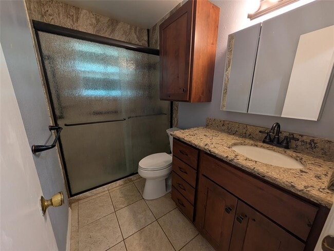 Building Photo - 1404 Heather Ln