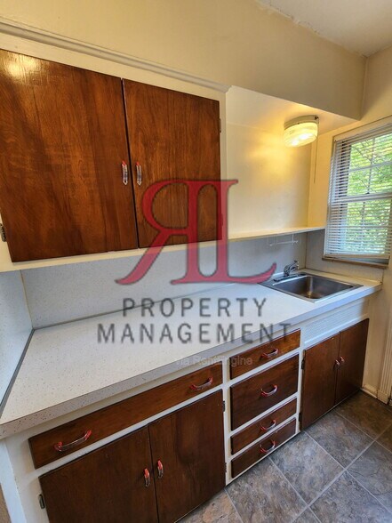 Building Photo - 1088 Northwest Blvd