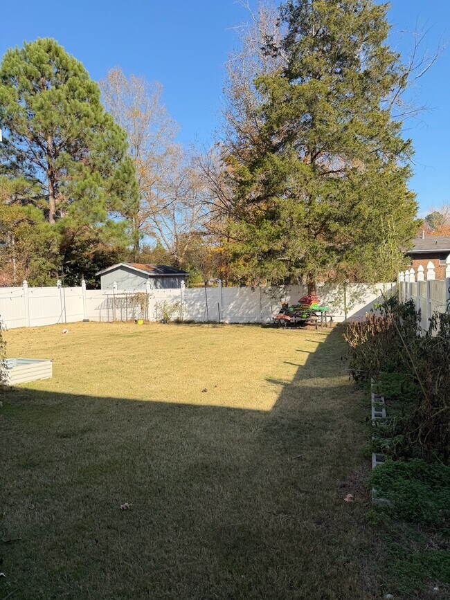 Building Photo - 106 Barbee Rd