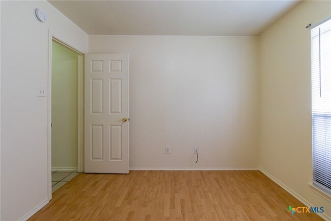 Building Photo - 1203 Fox Creek Dr