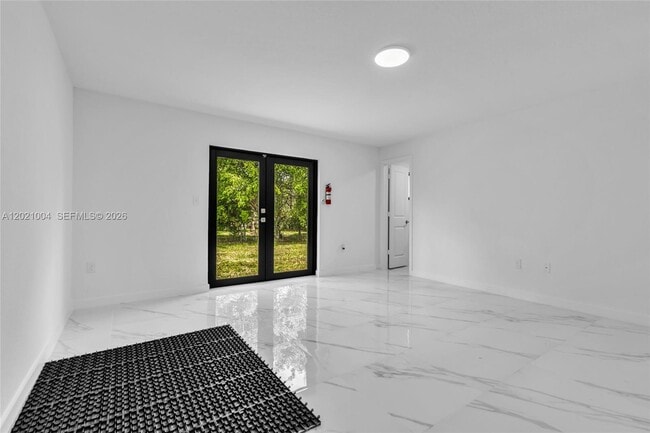 Building Photo - 152 NW 18th St