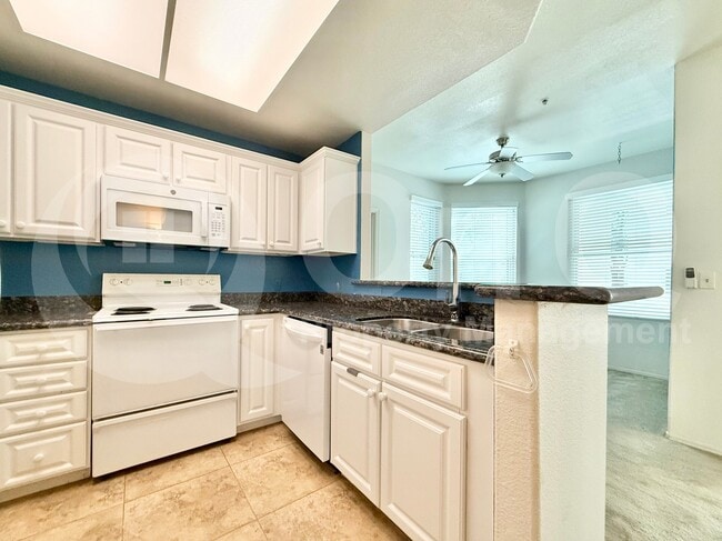 Building Photo - 11375 E Sahuaro Dr