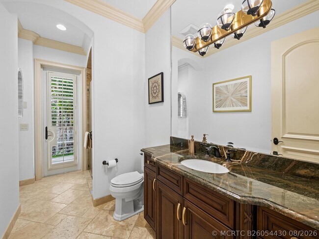 Building Photo - 639 Middle River Dr