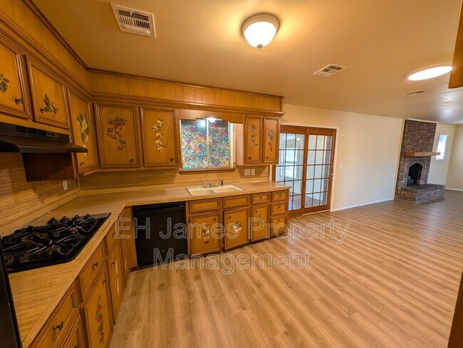 Building Photo - 1814 S 108th E Ave