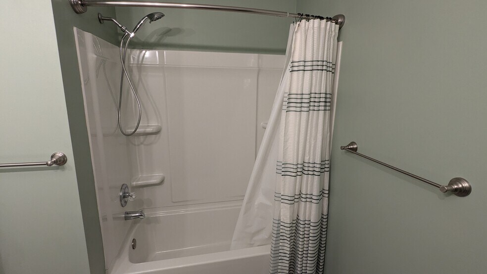 Building Photo - 2107 Alpine Rd