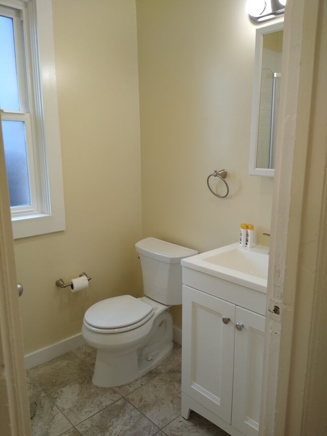 bathroom - 947 Geary St