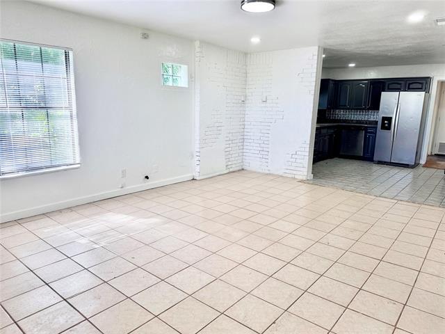 Building Photo - 1726 FM 2048