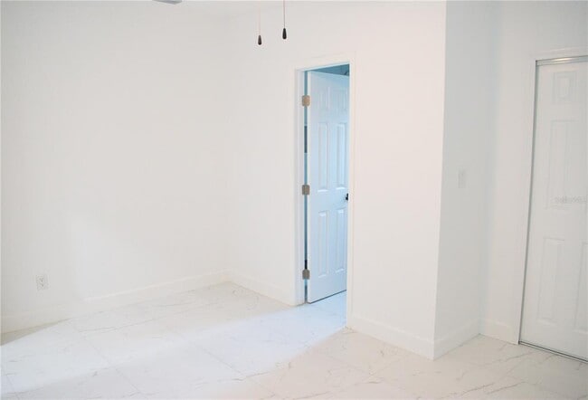 Building Photo - 5014 Dr. M.L.K. Jr St S