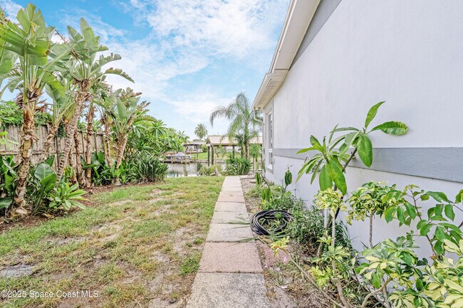 Building Photo - 1730 Canal Ct