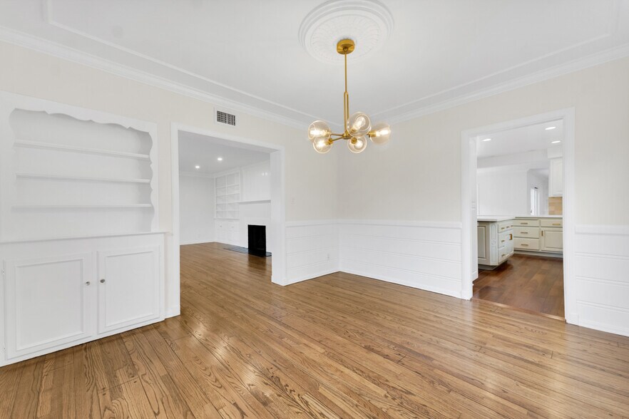 Building Photo - 4722 Forman Ave