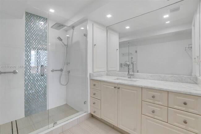 Building Photo - 1361 S Ocean Blvd