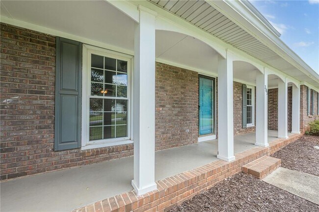 Building Photo - 385 Stonebridge Trail