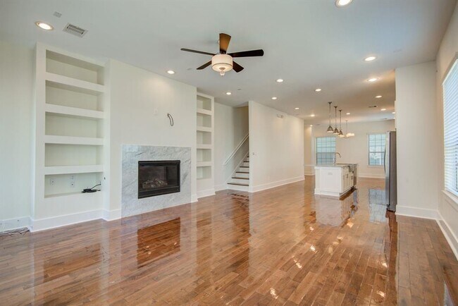 Building Photo - 1721 Thompson St