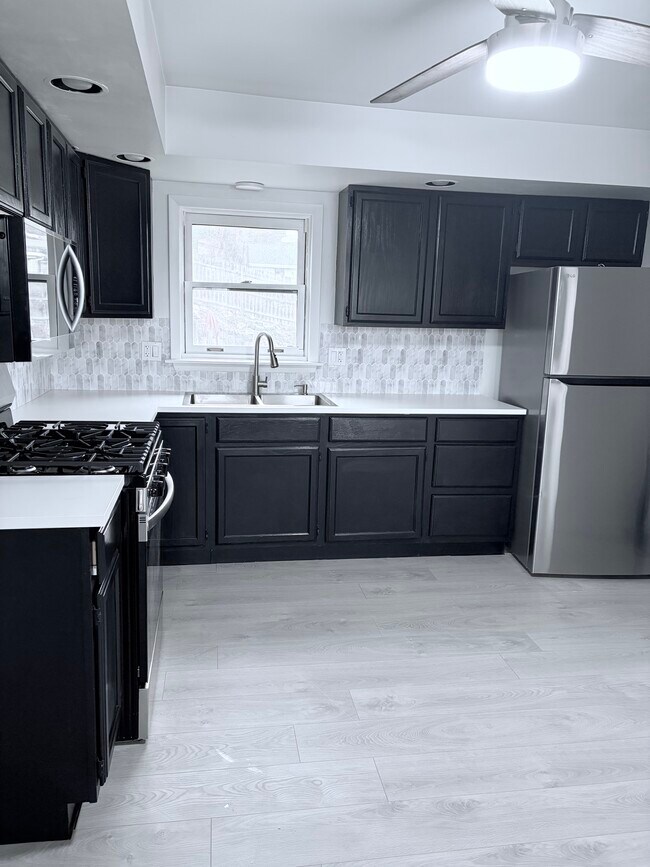 Building Photo - 338 Prestley Rd