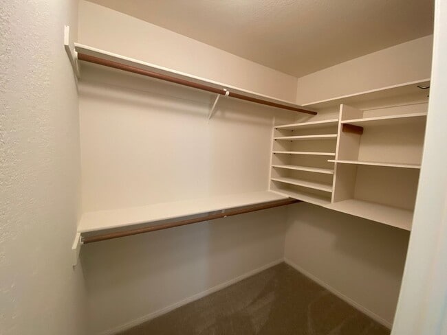 Building Photo - 2 Bedroom, 2 Bath Home with Golf Course View!
