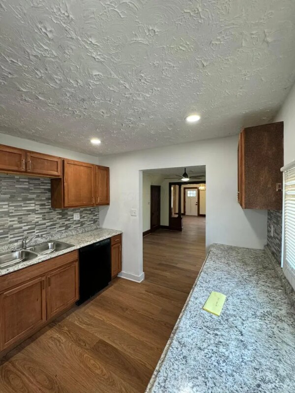 Building Photo - 2542 Steele Ave