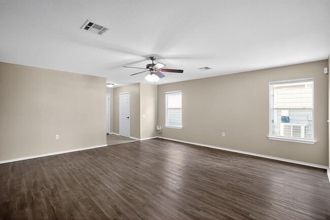 Building Photo - 1516 Anise Dr