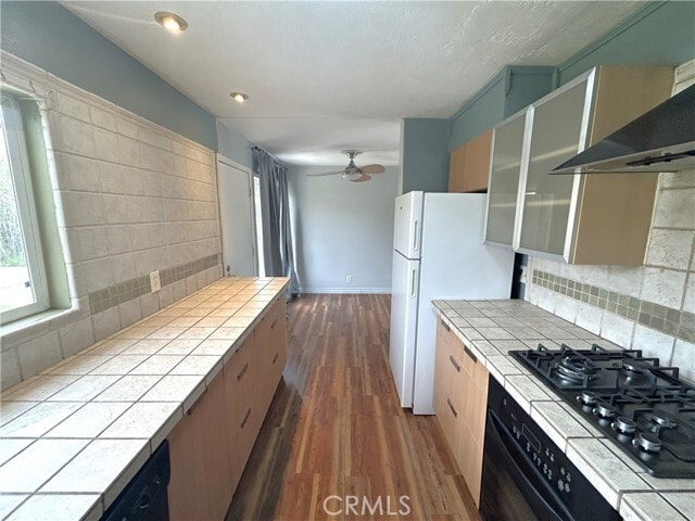 Building Photo - 811 Drake Ave