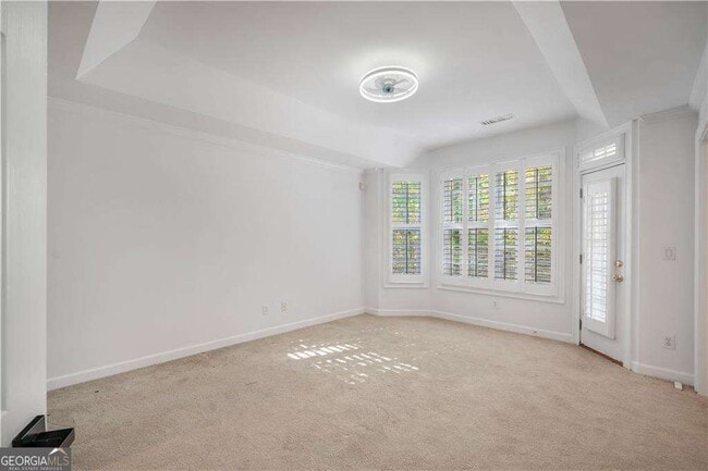 Building Photo - 3405 Regent Pl SW