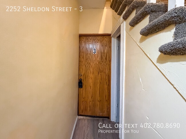 Building Photo - 2252 Sheldon St