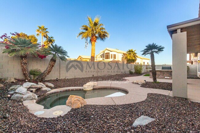 Building Photo - 2738 E Silverwood Dr