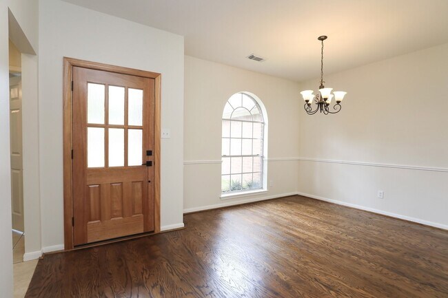 Building Photo - 14215 Cypress Valley Dr