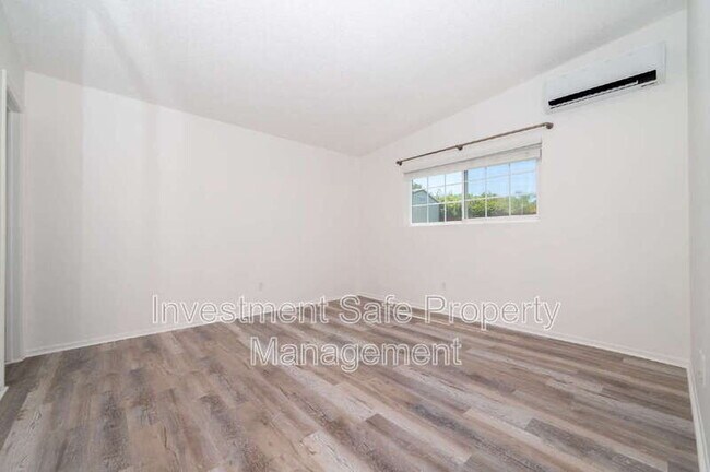Building Photo - 346 Inkopah St