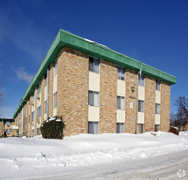 Primary Photo - Woodbridge Terrace Apartments