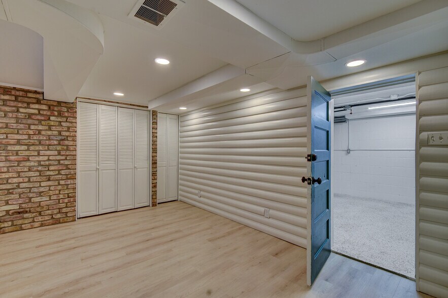 Building Photo - 5210 Rees St