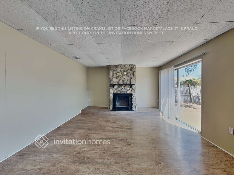 Building Photo - 2209 Curtis Dr S
