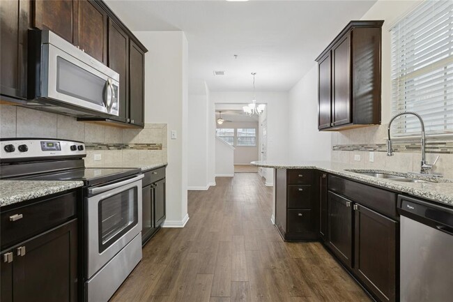 Building Photo - 1200 10th St