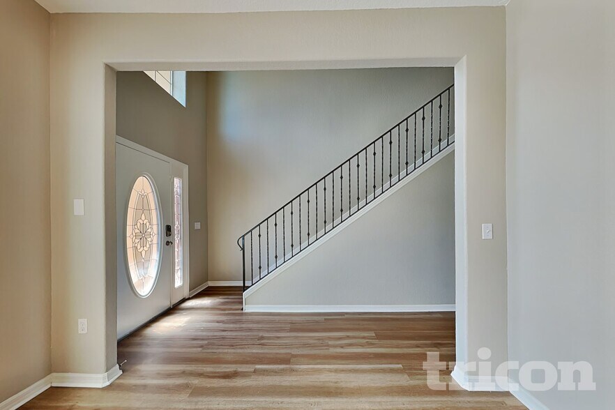 Building Photo - 3256 Enclave Blvd