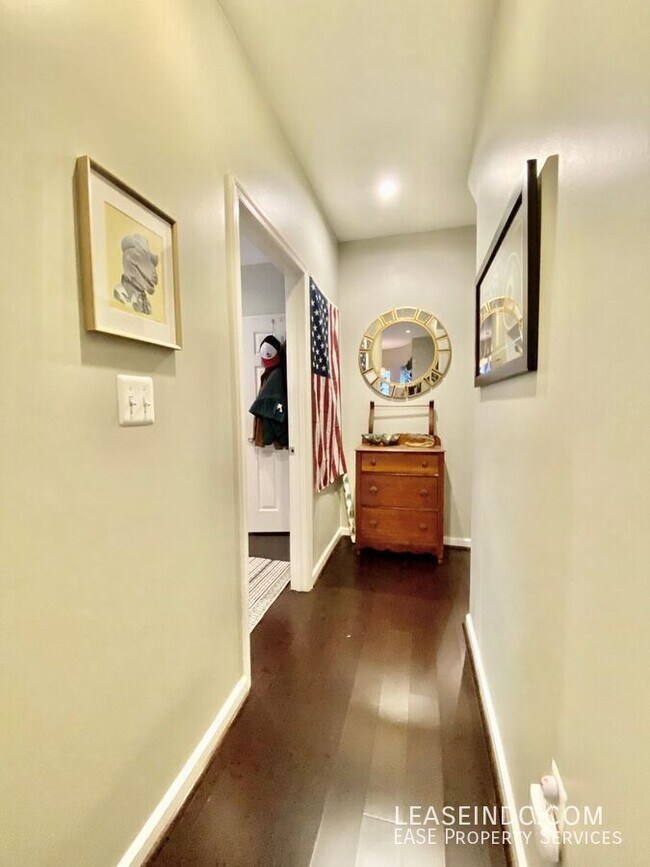 Building Photo - 1612 6th St NW