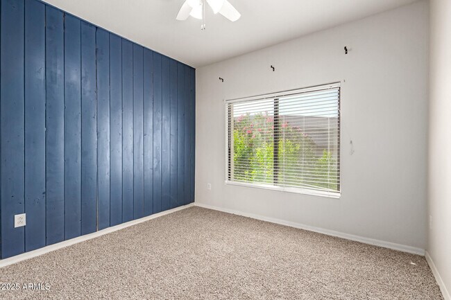 Building Photo - 1102 W Glendale Ave