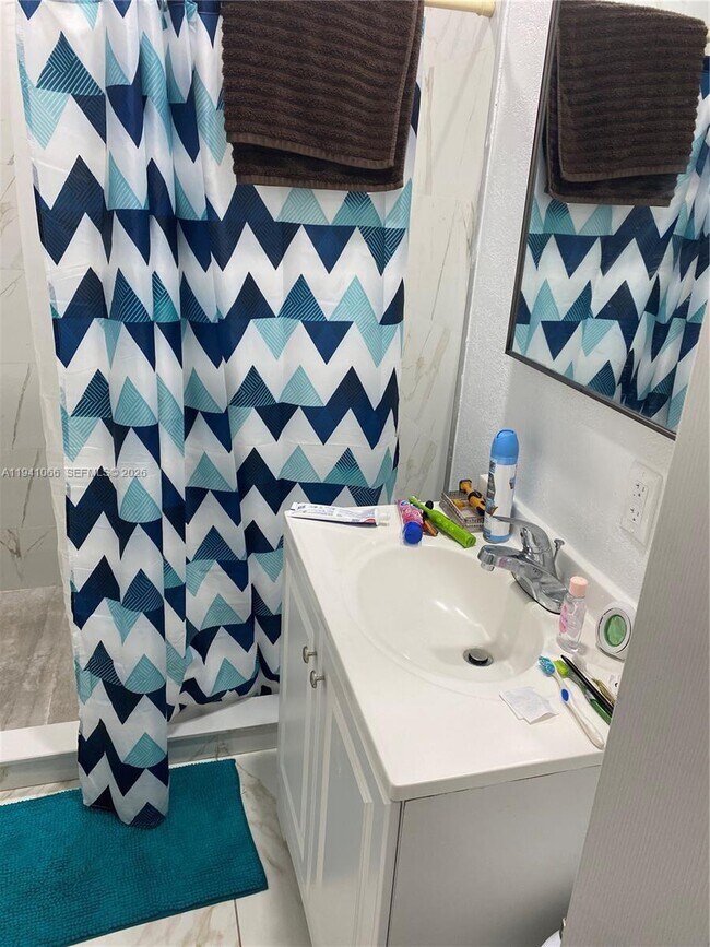 Building Photo - 1631 NW 29th Ave