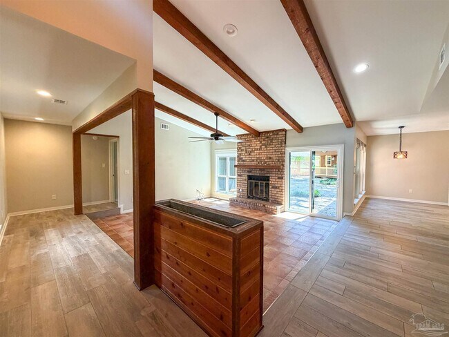 Building Photo - 7707 Beechwood Dr