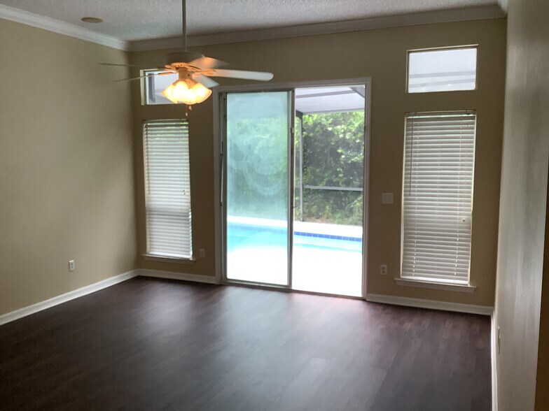 Building Photo - 181 Johns Glen Dr