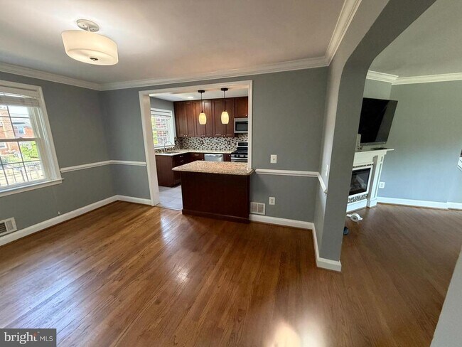 Building Photo - 1543 Cottage Ln