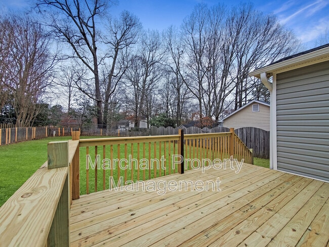 Building Photo - 117 Charmar Way