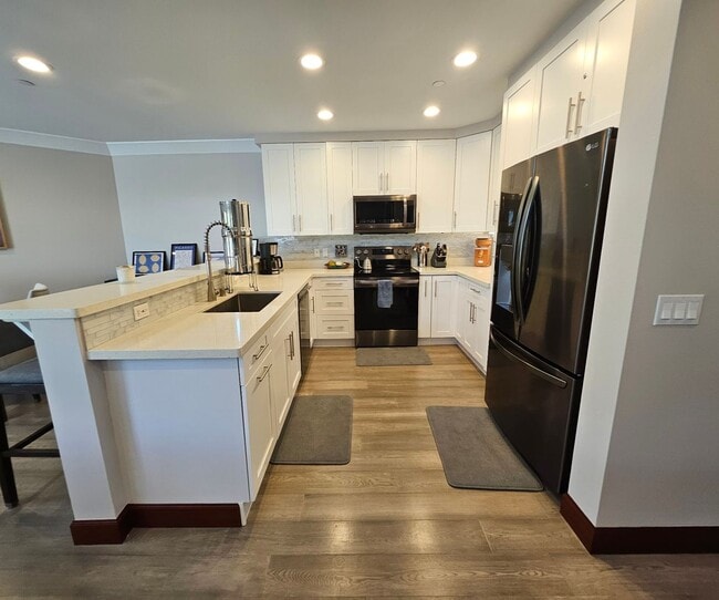 Building Photo - Turn-key Fully Furnished in Paradise Ridge...
