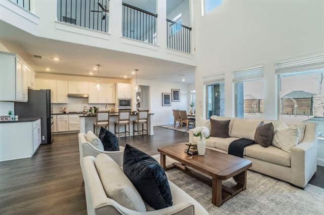 Building Photo - 1404 Huckleberry St