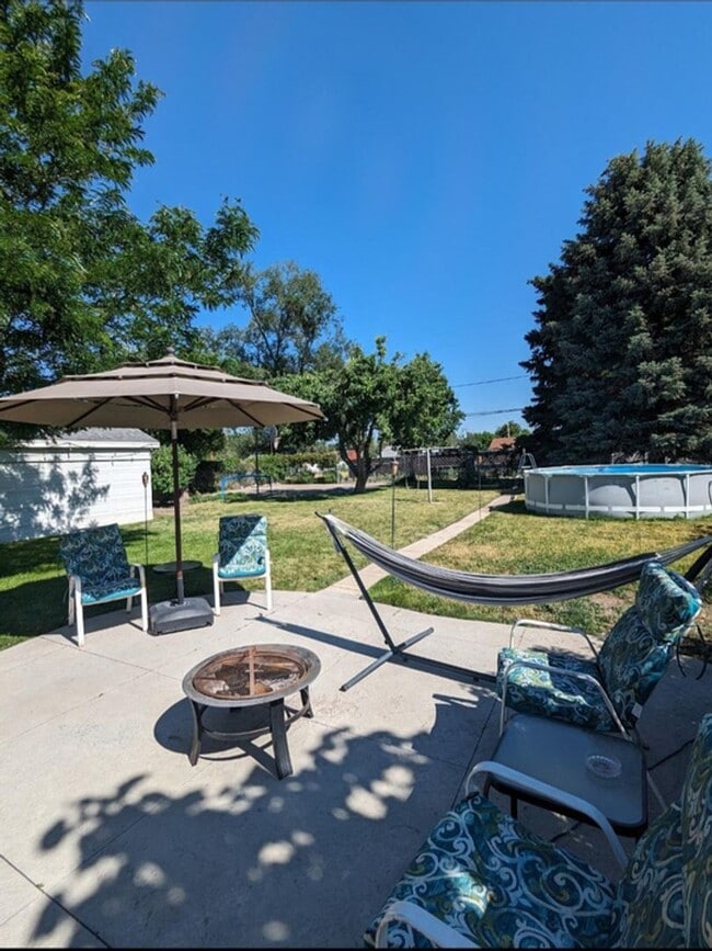 Building Photo - Poplar Grove 3 bd. House! Pets ok! Love the yard!